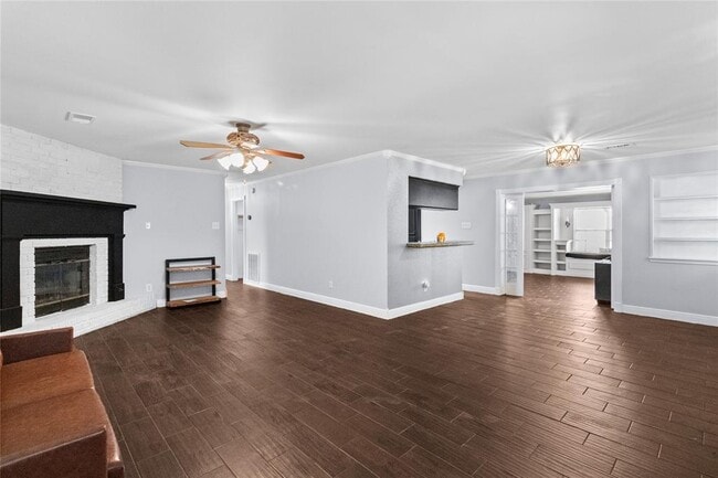 property at 433 S Ave E