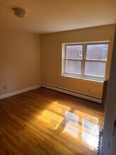11 Centre St, Unit F in Cambridge, MA - Building Photo - Building Photo