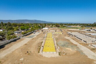 1095 Dunford Way in Sunnyvale, CA - Building Photo - Building Photo