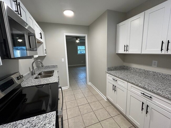 4004 Mc Vay St SW in Huntsville, AL - Building Photo - Building Photo