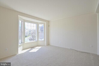 7415 Gillingham Row in Alexandria, VA - Building Photo - Building Photo