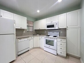 3400 NW 47th Ave in Coconut Creek, FL - Building Photo - Building Photo