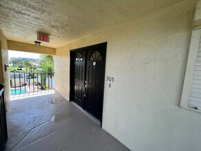 190 Escambia Ln in Cocoa Beach, FL - Building Photo - Building Photo