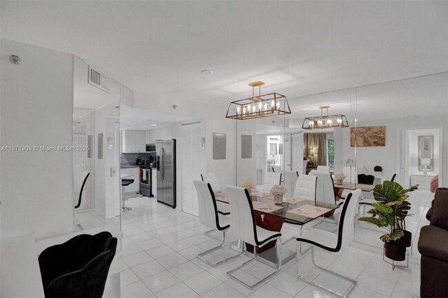 17801 N Bay Rd, Unit 303 in Sunny Isles Beach, FL - Building Photo - Building Photo