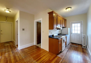 133 Oxford St, Unit 6 in Cambridge, MA - Foto de edificio - Building Photo
