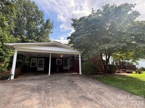 724 Oakdale Dr in Statesville, NC - Building Photo - Building Photo