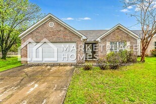 1700 Crabtree Cir in Tuscaloosa, AL - Building Photo