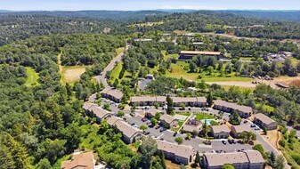 Placer Village in Placerville, CA - Building Photo