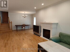 4 Southdale Dr in Markham, ON - Building Photo - Building Photo