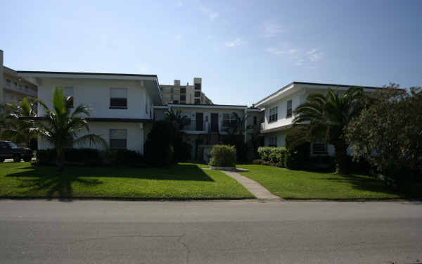 531 Harrison Ave in Cape Canaveral, FL - Building Photo