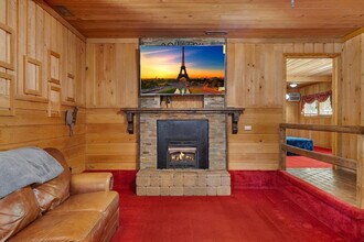 1058 Pine Log Rd in Skippers, VA - Building Photo - Building Photo