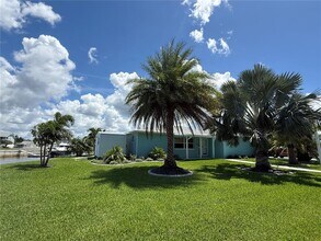 3181 Gulf Winds Cir in Hernando Beach, FL - Building Photo - Building Photo