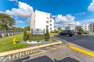 14180 SW 84th St in Miami, FL - Building Photo