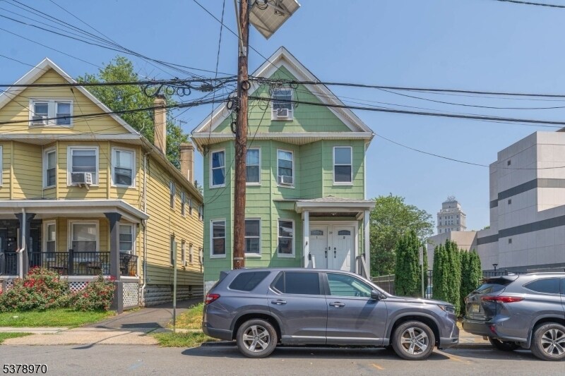 19 Lyons Pl in Elizabeth, NJ - Foto de edificio