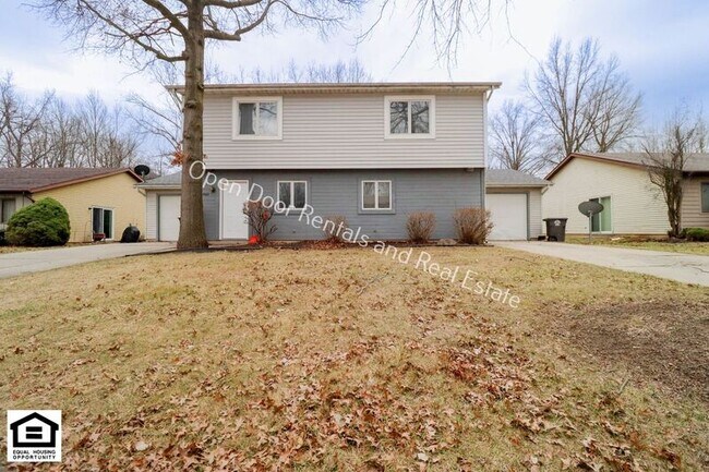 property at 2305 Versailles Village Pl