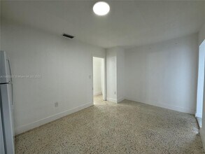 52 Flagami Blvd in Miami, FL - Building Photo - Building Photo