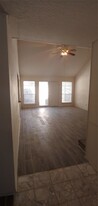 10822 Lynbrook Dr in Houston, TX - Building Photo