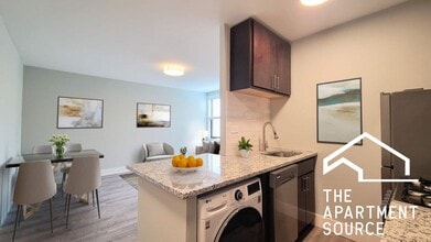 454 W Barry Ave, Unit 104 in Chicago, IL - Foto de edificio - Building Photo