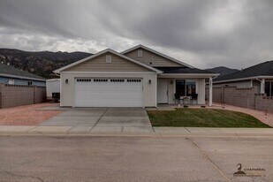 2251 475 S in Parowan, UT - Building Photo