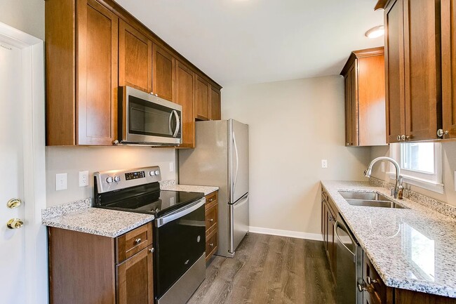 1837 Hayes St NE, Unit 1837