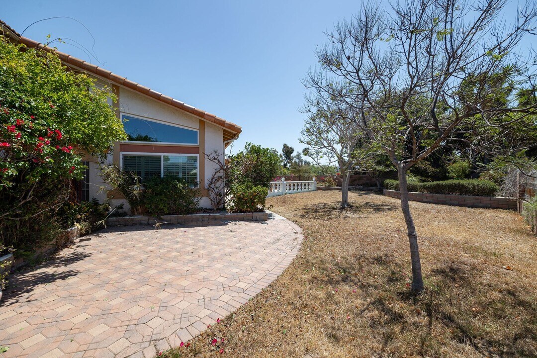 1641 Loma Ln in Chula Vista, CA - Building Photo