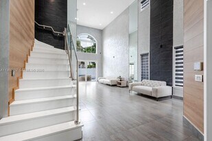 3949 194th Ln in Golden Beach, FL - Building Photo