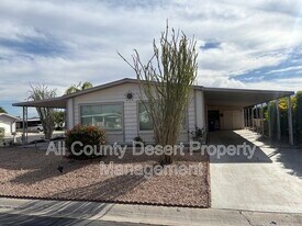38251 Desert Greens Dr E in Palm Desert, CA - Building Photo