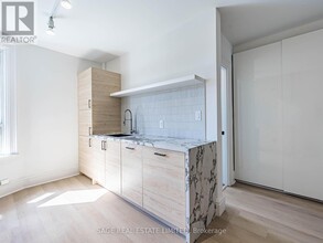1153 Dundas St W in Toronto, ON - Building Photo - Building Photo
