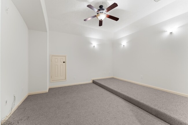 property at 3 N Beech Springs Cir