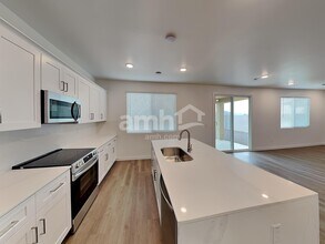 9830 W Parkway Dr, Unit 2029 in Tolleson, AZ - Foto de edificio - Building Photo