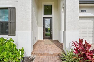 13621 Le Christine Dr in Palm Beach Gardens, FL - Building Photo - Building Photo