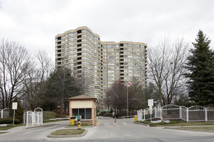 The Monteray in Toronto, ON - Building Photo - Building Photo