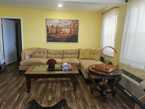 2 Richmond Rd in Lido Beach, NY - Building Photo - Building Photo