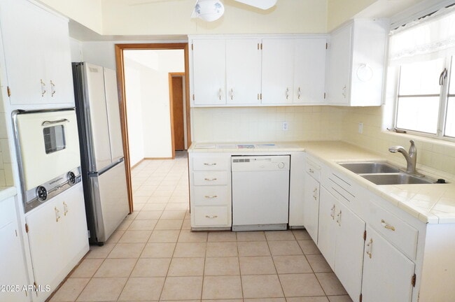8235 E Virginia Ave in Scottsdale, AZ - Building Photo - Building Photo