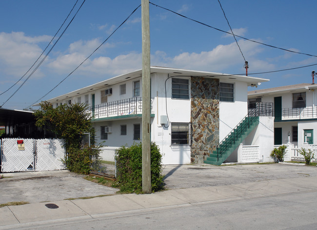 1651 NW 5th St in Miami, FL - Building Photo - Building Photo