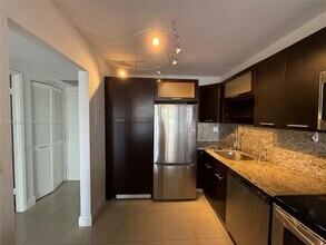 1865 Brickell Ave in Miami, FL - Building Photo - Building Photo