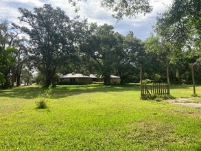 1750 Braxton Bragg Ln in Clearwater, FL - Building Photo - Building Photo