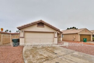 1697 N La Fresa Dr in Goodyear, AZ - Building Photo