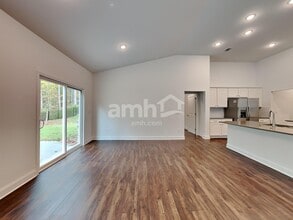 104 Punderson Dr in Mcdonough, GA - Building Photo - Building Photo