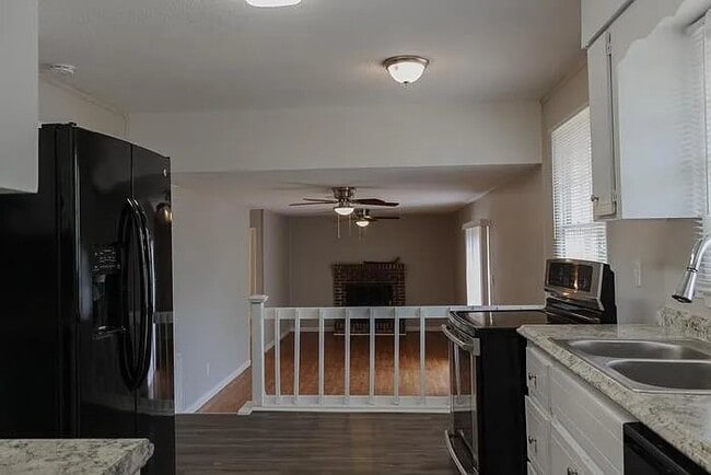 404 Laurie Ln in Warner Robins, GA - Building Photo - Building Photo