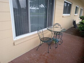 2467 Finlandia Ln in Clearwater, FL - Building Photo - Building Photo