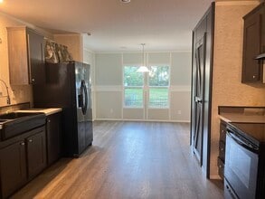 2243 Limerick Rd in Midway, GA - Foto de edificio - Building Photo