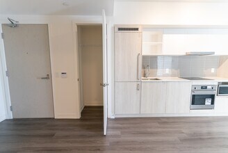 138-4138 Downes St in Toronto, ON - Building Photo - Building Photo