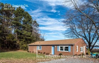 1058 Shore Dr in Colonial Beach, VA - Foto de edificio - Building Photo