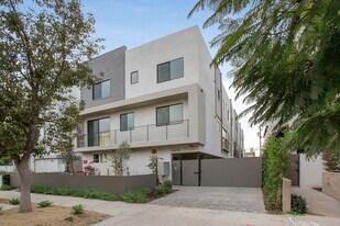 1437 Hi Point St, Unit 2 in Los Angeles, CA - Building Photo