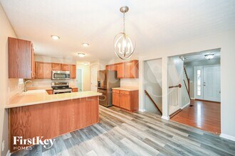 103 Sydneys Ct in Burlington, KY - Building Photo - Building Photo