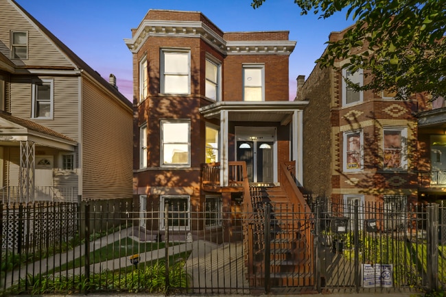 property at 1704 N Springfield Ave