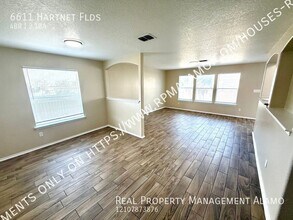 6611 Hartnet Fields in Converse, TX - Building Photo - Building Photo