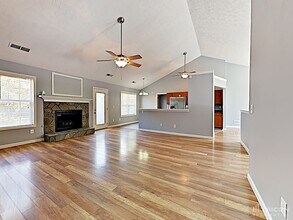 1440 Twin Manor Dr in Loganville, GA - Building Photo - Building Photo