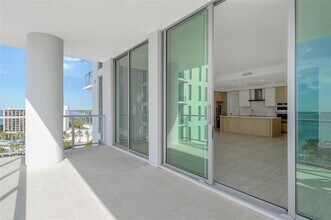 301 Quay Commons in Sarasota, FL - Foto de edificio - Building Photo